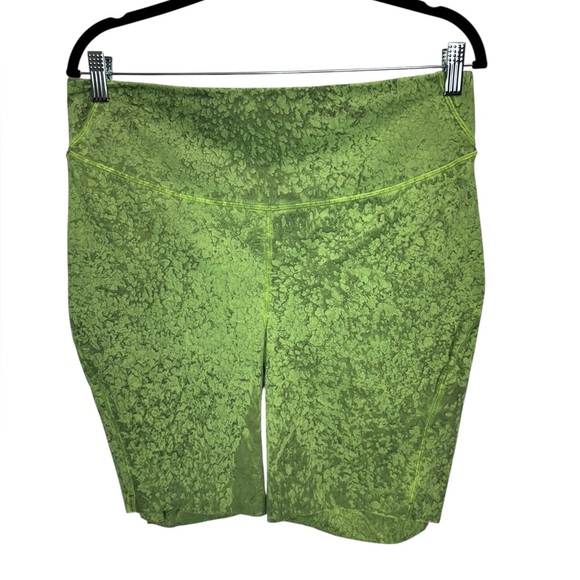 Lululemon Base Pace High-Rise Short 8" Green - Picture 2 of 11